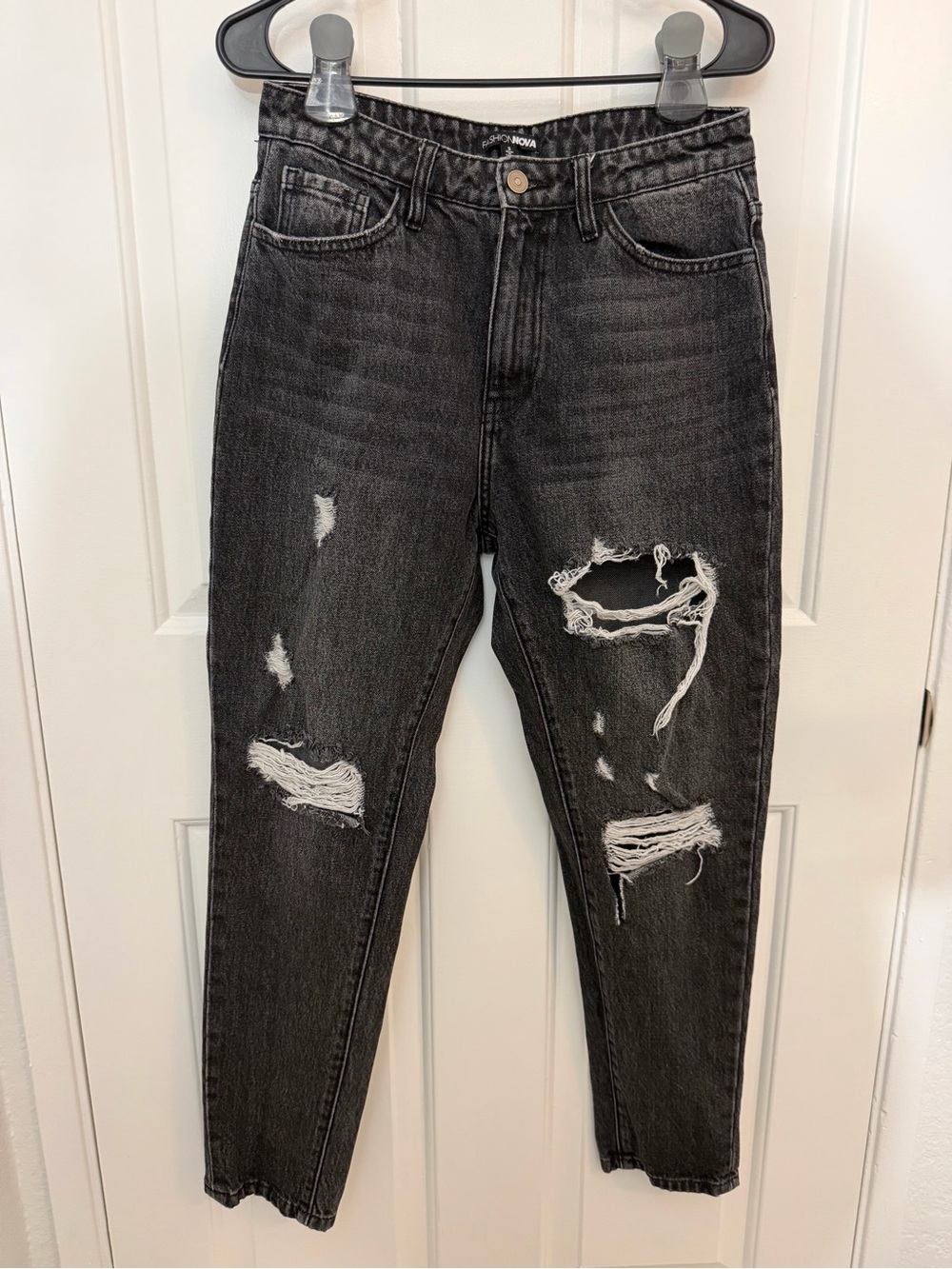 Fashion Nova Black Distressed Straight-Leg Jeans